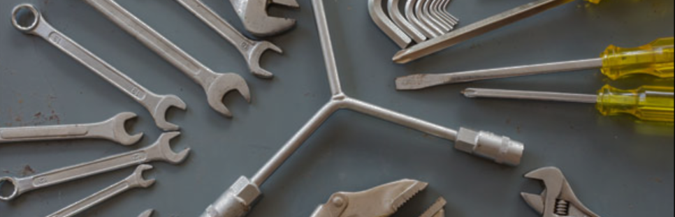 LLANAS DENTADAS Y RODILLERAS DE TRABAJO