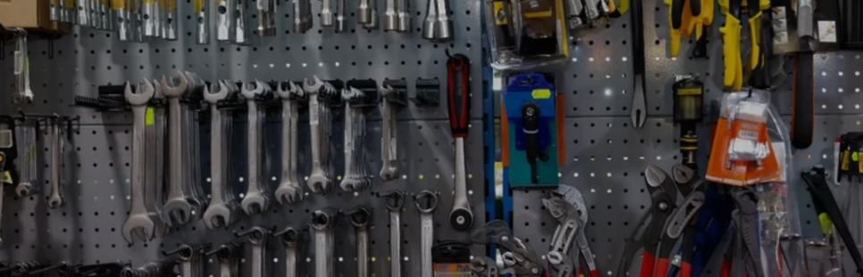 CLAVOS, HEMBRILLAS Y ALCAYATAS